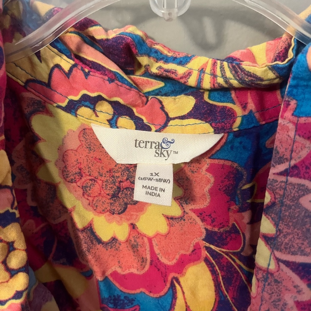 Terra & Sky Vibrant Floral Sleeveless Blouse - Pink, Blue, Yellow - Picture 3 of 3
